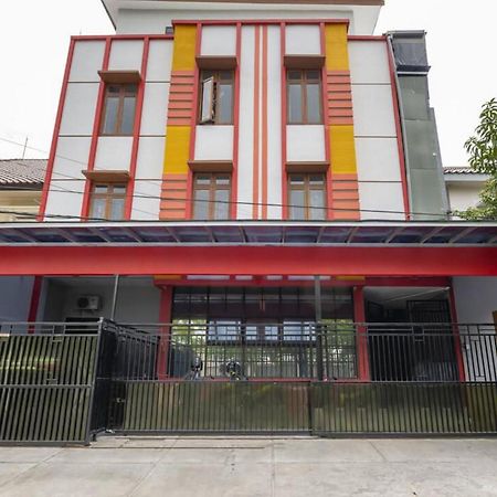Reddoorz @ Jemursari Surabaya 2 Екстер'єр фото